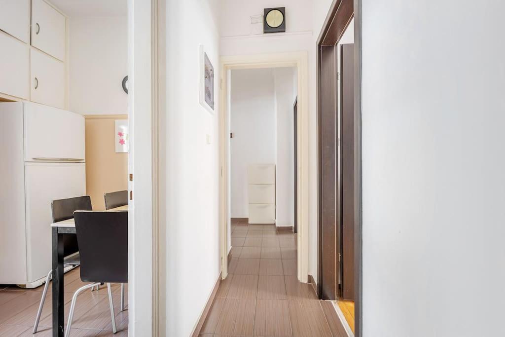 Apartment In The Middle Of Everything أثينا المظهر الخارجي الصورة