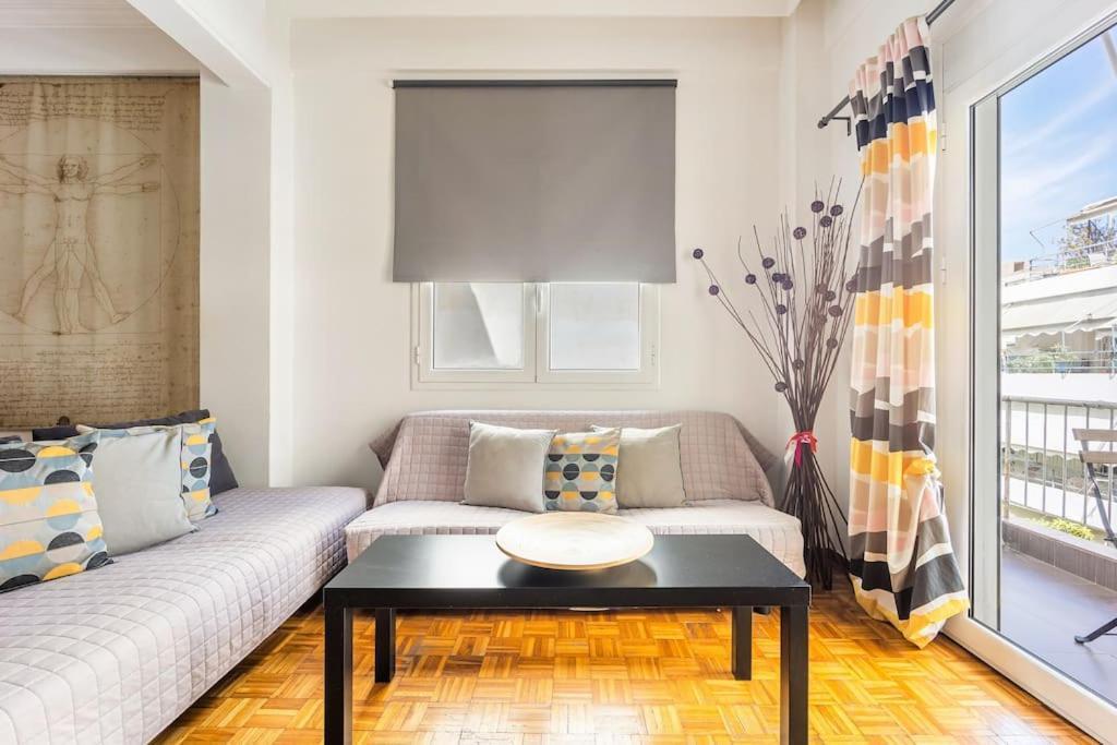 Apartment In The Middle Of Everything أثينا المظهر الخارجي الصورة