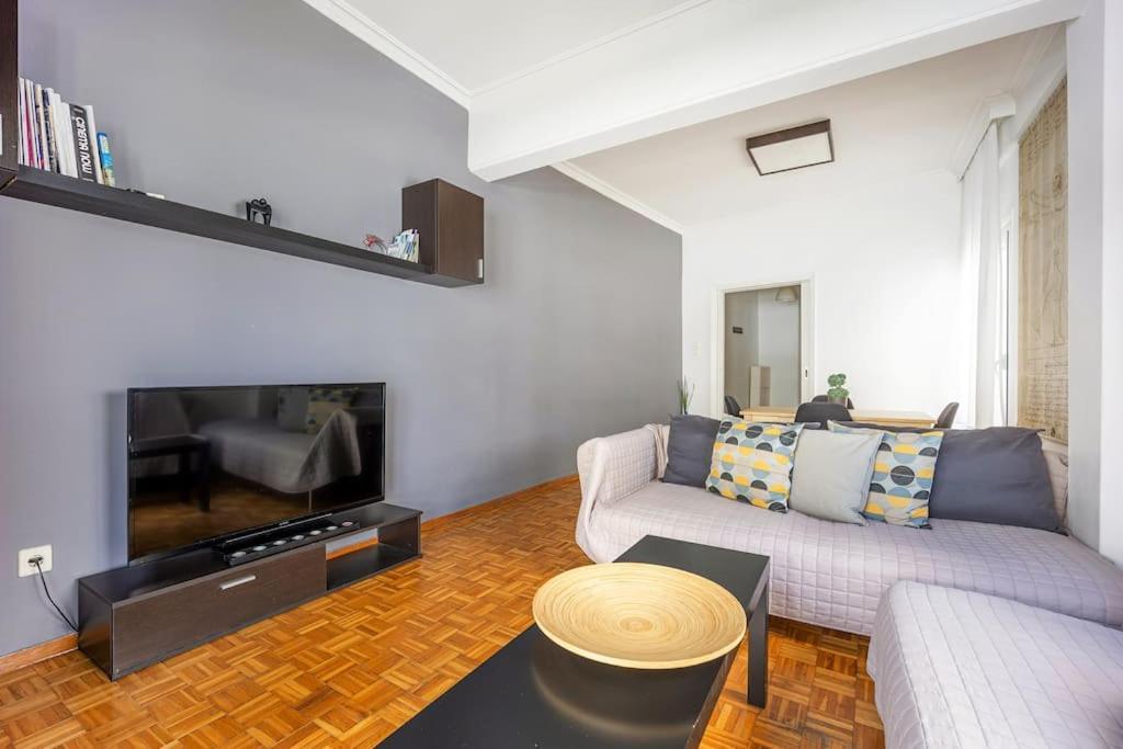 Apartment In The Middle Of Everything أثينا المظهر الخارجي الصورة