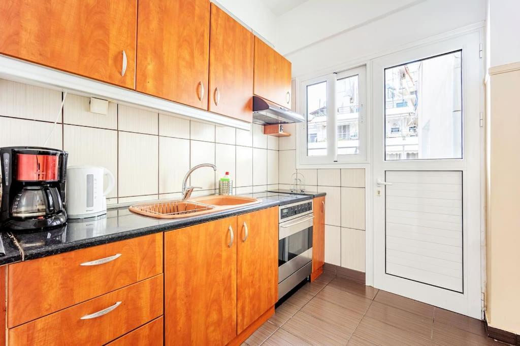 Apartment In The Middle Of Everything أثينا المظهر الخارجي الصورة