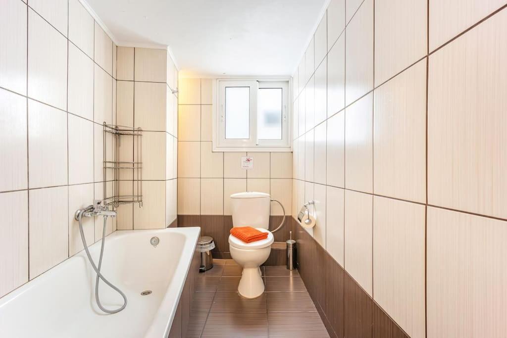 Apartment In The Middle Of Everything أثينا المظهر الخارجي الصورة
